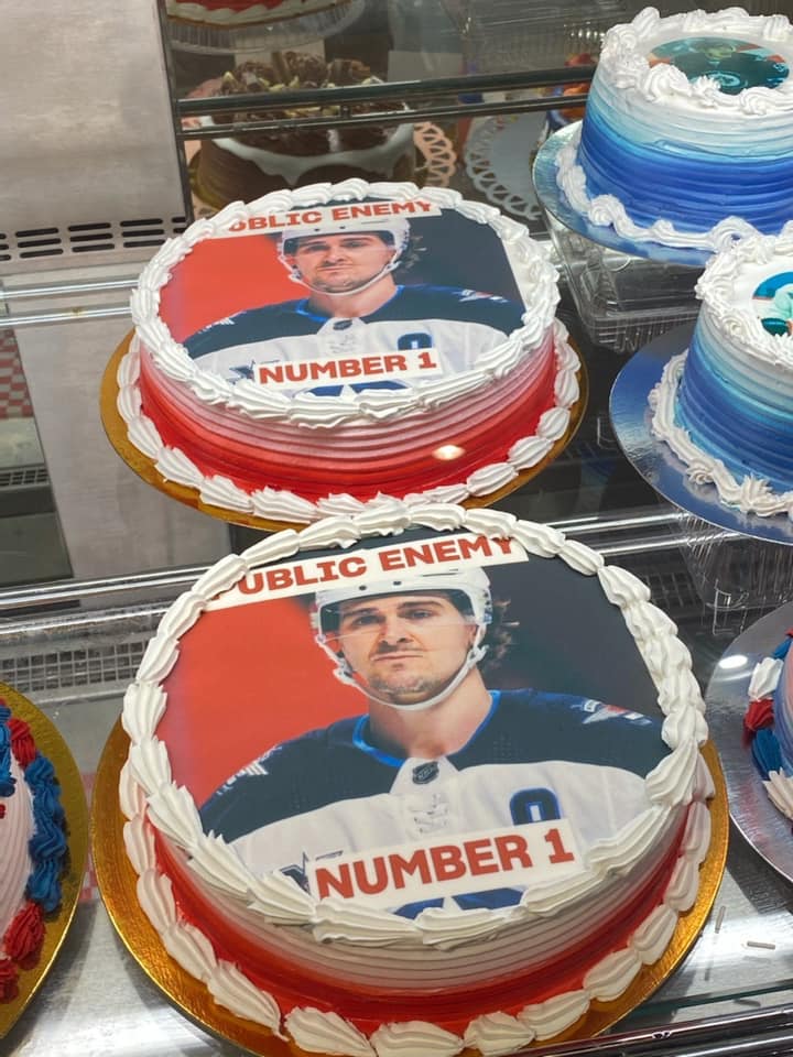 Le Iga A Berthierville Vend Un Gateau Avec Le Visage De Mark Scheifele Et Un Message Pour Lui Le Iga A Berthierville Vend Un Gateau Avec Le Visage De Mark Scheifele Et Un Message Pour Lui