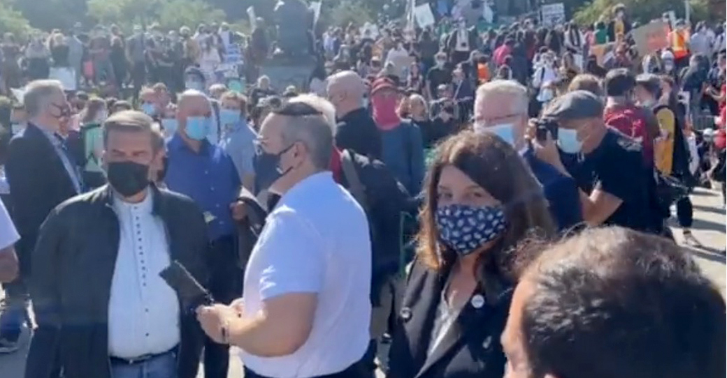 Des manifestants ont crié des insultes à Denis Coderre