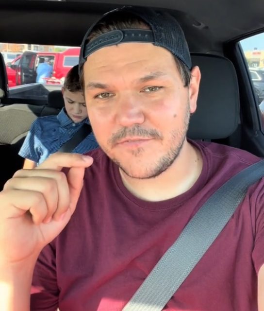 un-influenceur-est-furieux-d-avoir-pay-72-pour-4-personnes-chez-taco-bell